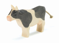 Cow b&w standing